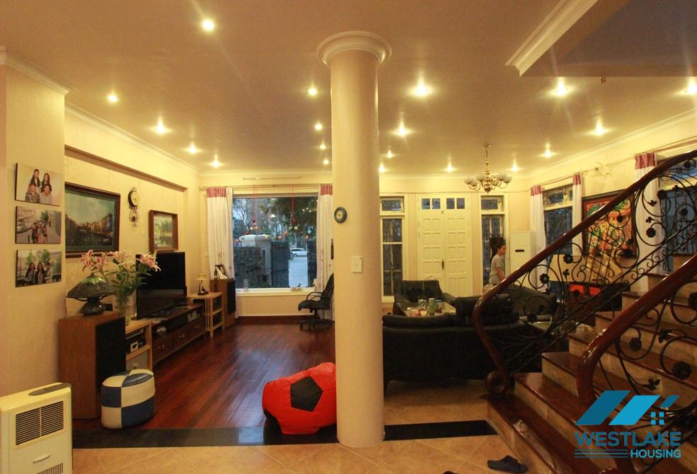 Cho thuê nhà đẹp có hồ bơi riêng tại Ciputra – Tây Hồ, Hà Nội