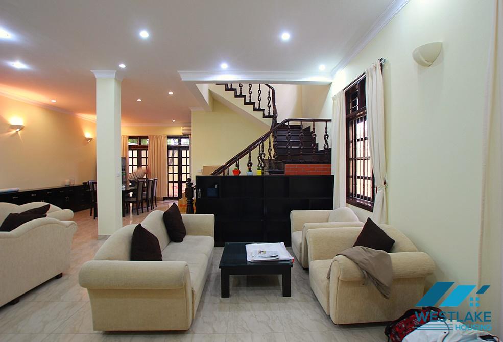 Cho thuê nhà đẹp, vị trí thuận tiện tại Ciputra – Tây Hồ, Hà Nội Cho thuê nhà đẹp, vị trí thuận tiện tại Ciputra – Tây Hồ, Hà Nội