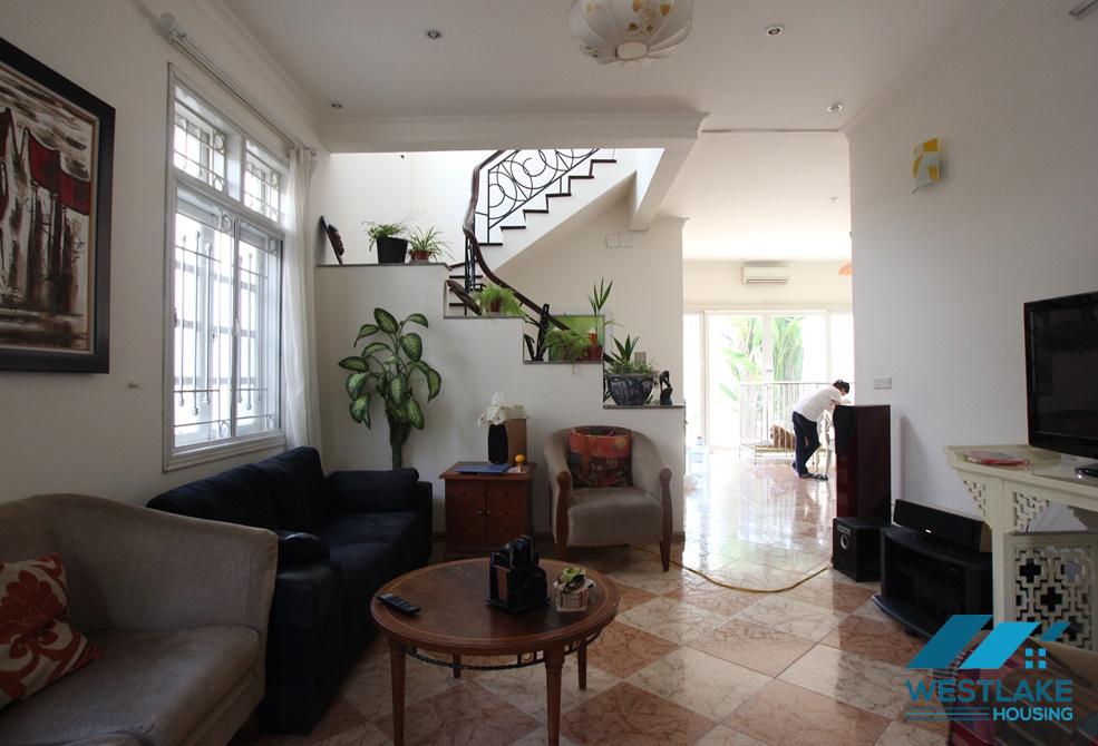 Cho thuê nhà tại Ciputra – Block C, Tây Hồ, Hà Nội. Cho thuê nhà tại Ciputra – Block C, Tây Hồ, Hà Nội.