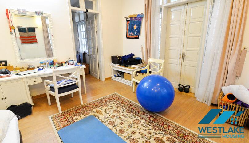 Cho thuê biệt thự đẹp tại khu C – Ciputra, Tây Hồ, Hà Nội. Cho thuê biệt thự đẹp tại khu C – Ciputra, Tây Hồ, Hà Nội.