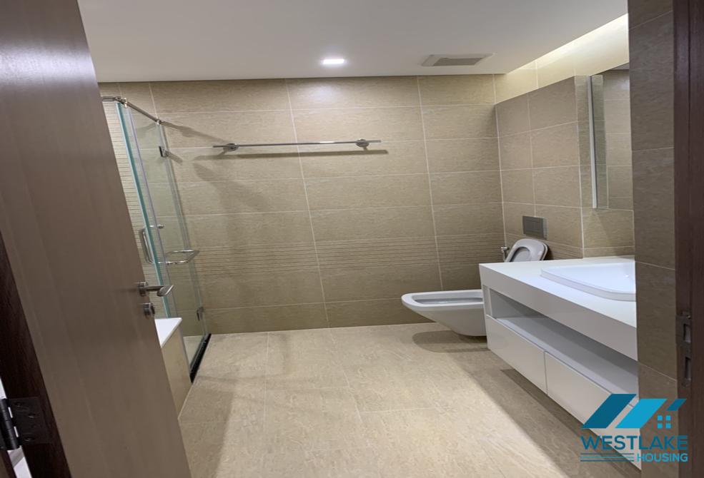 A high-rise apartment with 3 bedrooms for rent in Vinhome Metropolis, Ba Dinh, Ha Noi