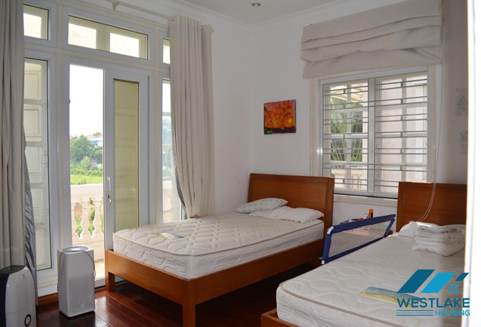 Cho thuê biệt thự thiết kế đẹp, nội thất đầy đủ tại Ciputra – Tây Hồ, Hà Nội