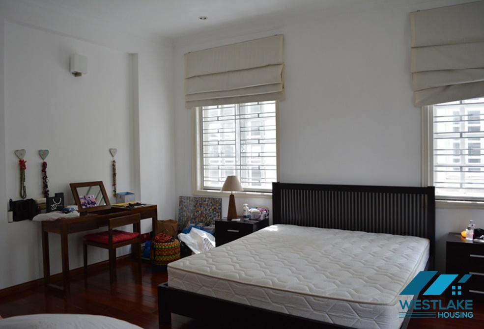 Cho thuê biệt thự thiết kế đẹp, nội thất đầy đủ tại Ciputra – Tây Hồ, Hà Nội