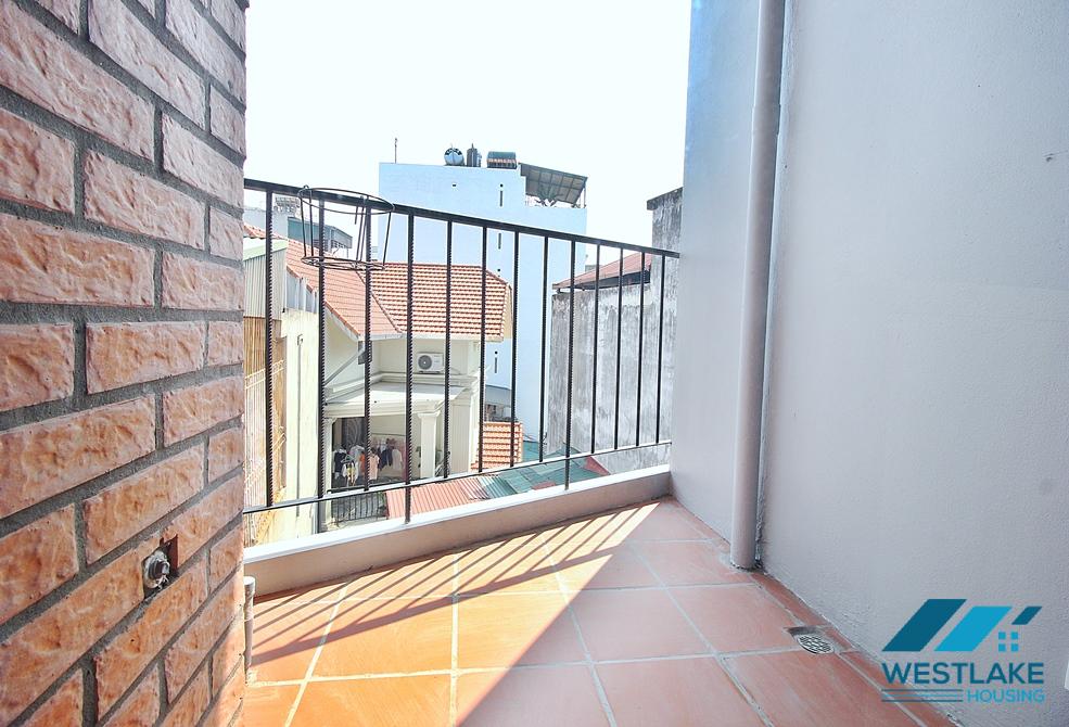 Cho Thuê Căn Hộ 2 Phòng Ngủ Mới Đẹp Sáng Thoáng Tại Phố Trịnh Công Sơn, Tây Hồ, Hà Nội