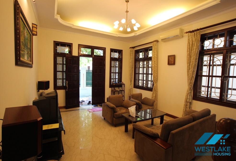 Cho thuê nhà đẹp 3 tầng tại Ciputra – Block C, Tây Hồ, Hà Nội Cho thuê nhà đẹp 3 tầng tại Ciputra – Block C, Tây Hồ, Hà Nội