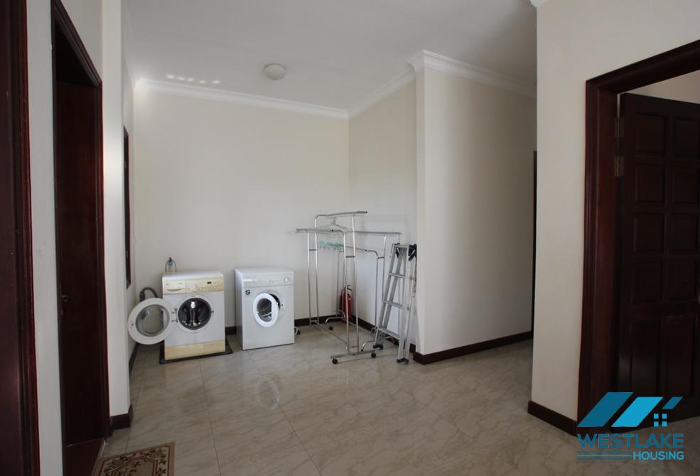 Cho thuê nhà đẹp 3 tầng tại Ciputra – Block C, Tây Hồ, Hà Nội Cho thuê nhà đẹp 3 tầng tại Ciputra – Block C, Tây Hồ, Hà Nội