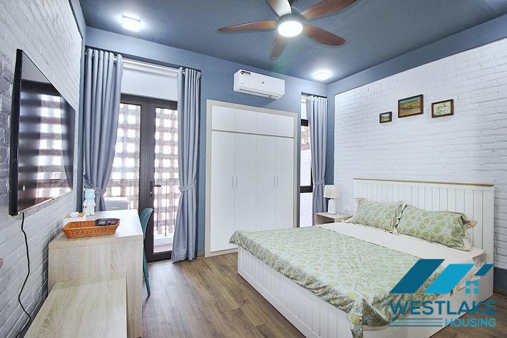 Cho Thuê Căn Hộ 2 Phòng Ngủ Đẹp Hiện Đại Sáng Thoáng Tại Phố Trịnh Công Sơn, Tây Hồ, Hà Nội