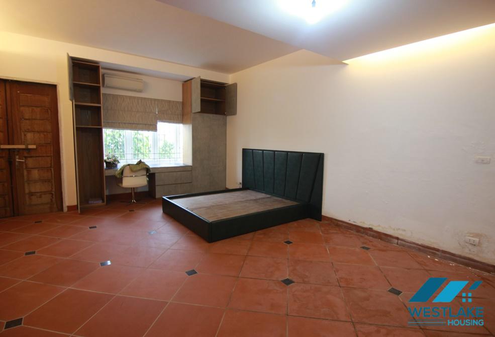 Lovely house with front yard for rent in Au Co, Tay Ho