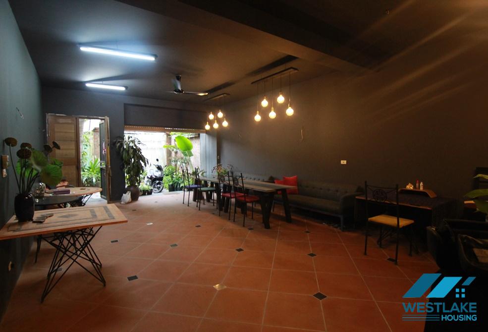 Lovely house with front yard for rent in Au Co, Tay Ho