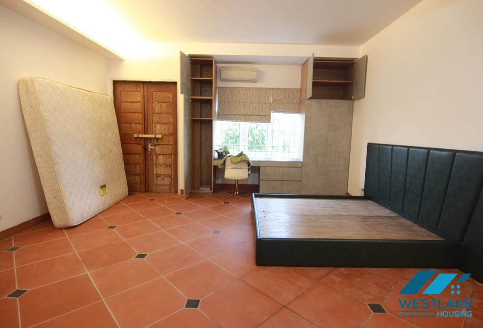 Lovely house with front yard for rent in Au Co, Tay Ho