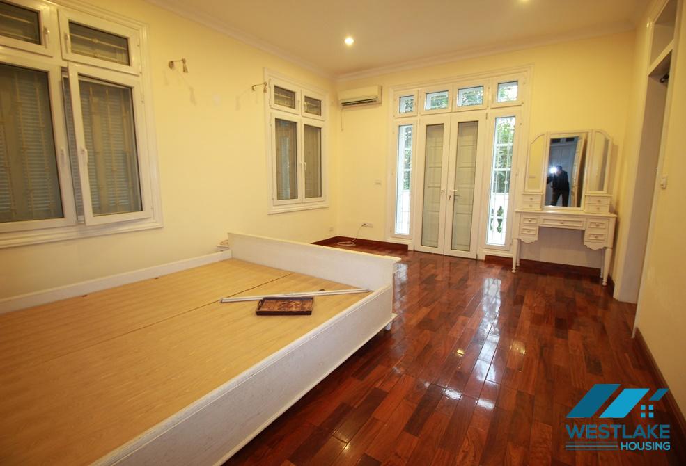 Cho thuê nhà đầy đủ nội thất hiện đại, gần trường SIS & UNIS – Ciputra, Tây Hồ, Hà Nội Cho thuê nhà đầy đủ nội thất hiện đại, gần trường SIS & UNIS – Ciputra, Tây Hồ, Hà Nội