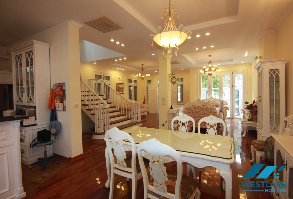 Cho thuê nhà đầy đủ nội thất hiện đại, gần trường SIS & UNIS – Ciputra, Tây Hồ, Hà Nội Cho thuê nhà đầy đủ nội thất hiện đại, gần trường SIS & UNIS – Ciputra, Tây Hồ, Hà Nội