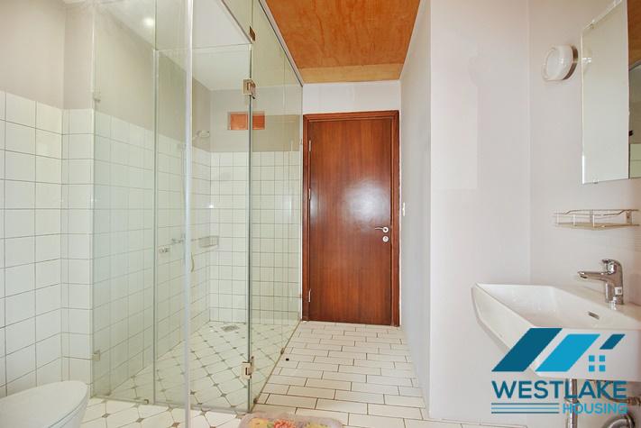 Cho Thuê Căn Hộ Duplex 3 phòng ngủ Với Ban Công Rộng Sáng Thoáng Tại Phố Xuân Diệu Tây Hồ, Hà Nội