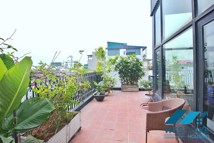 Cho Thuê Căn Hộ Duplex 3 phòng ngủ Với Ban Công Rộng Sáng Thoáng Tại Phố Xuân Diệu Tây Hồ, Hà Nội