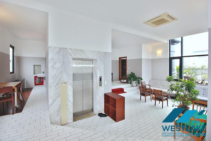 Cho Thuê Căn Hộ Duplex 3 phòng ngủ Với Ban Công Rộng Sáng Thoáng Tại Phố Xuân Diệu Tây Hồ, Hà Nội