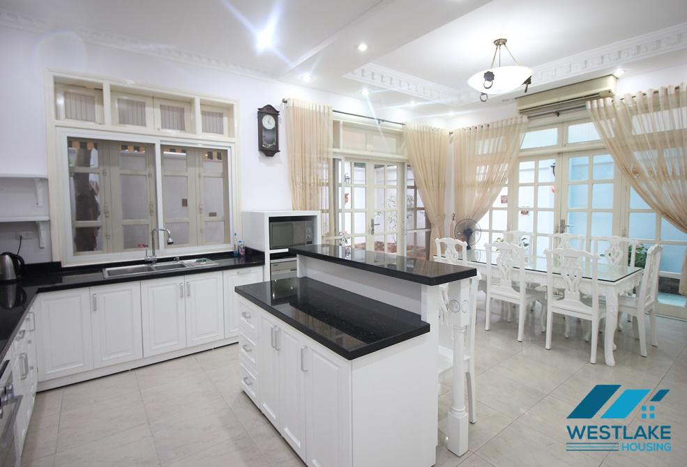 Cho thuê nhà đẹp, mới tân trang, đầy đủ nội thất hiện đại tại Ciputra Tây Hồ Cho thuê nhà đẹp, mới tân trang, đầy đủ nội thất hiện đại tại Ciputra Tây Hồ