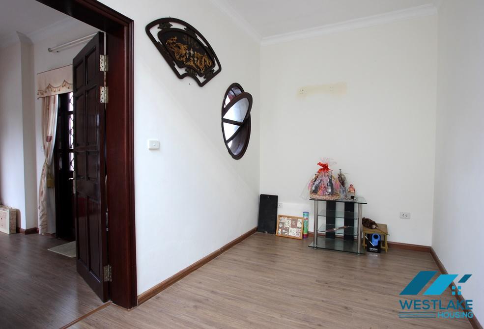 Cho thuê nhà thiết kế đẹp, nội thất cao cấp gần trường quốc tế Ciputra – Tây Hồ, Hà Nội