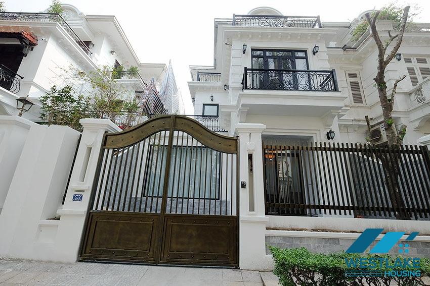 Cho thuê nhà hiện đại, mới mẻ tại Ciputra – Tây Hồ, Hà Nội