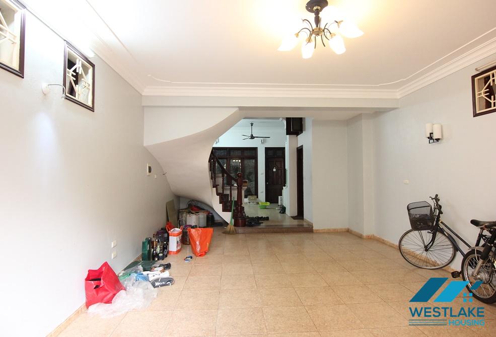 Lovely house for rent in Au Co, Tay Ho, Ha Noi Lovely house for rent in Au Co, Tay Ho, Ha Noi