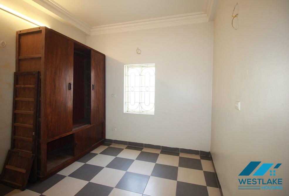 A cheap 4 bedroom house for rent in Au Co, Tay Ho A cheap 4 bedroom house for rent in Au Co, Tay Ho