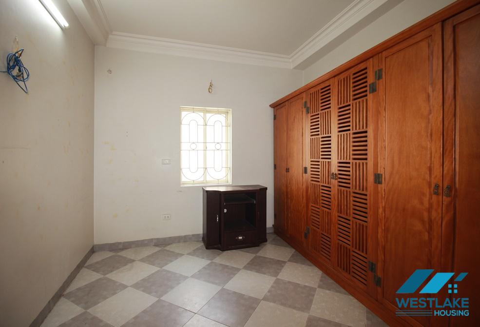 A cheap 4 bedroom house for rent in Au Co, Tay Ho A cheap 4 bedroom house for rent in Au Co, Tay Ho