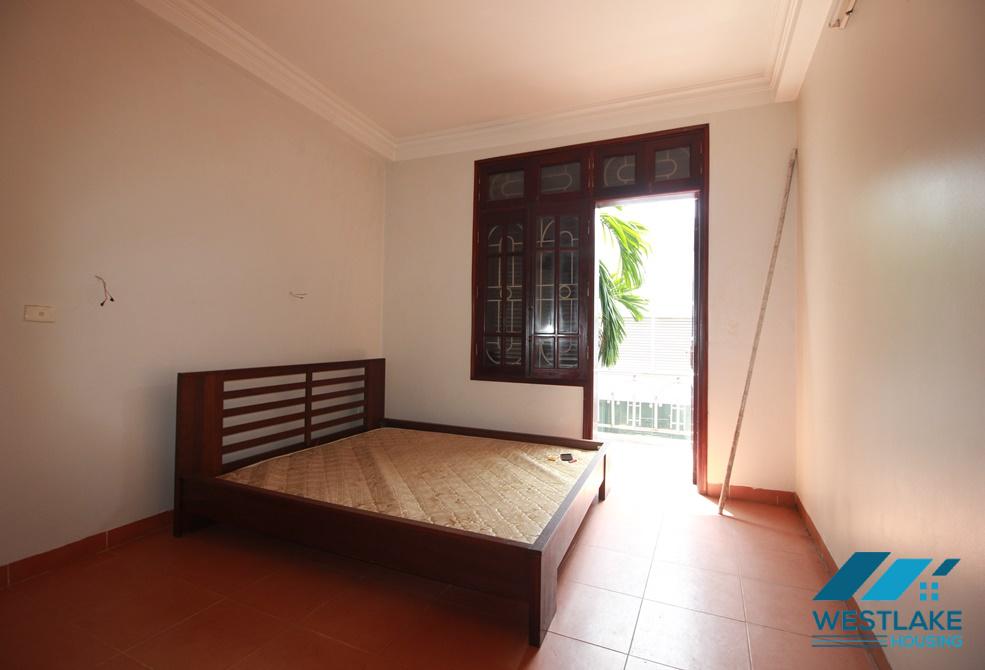 A cheap 4 bedroom house for rent in Au Co, Tay Ho A cheap 4 bedroom house for rent in Au Co, Tay Ho