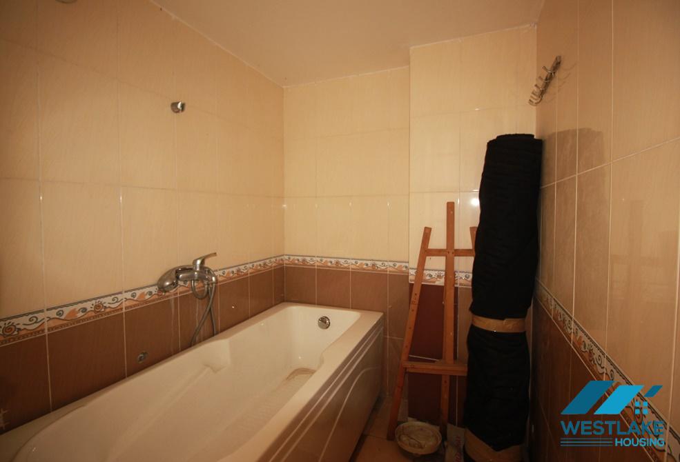 A cheap 4 bedroom house for rent in Au Co, Tay Ho A cheap 4 bedroom house for rent in Au Co, Tay Ho