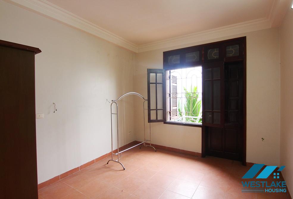 A cheap 4 bedroom house for rent in Au Co, Tay Ho A cheap 4 bedroom house for rent in Au Co, Tay Ho