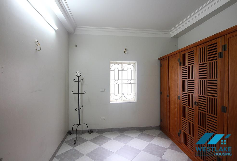 A cheap 4 bedroom house for rent in Au Co, Tay Ho A cheap 4 bedroom house for rent in Au Co, Tay Ho