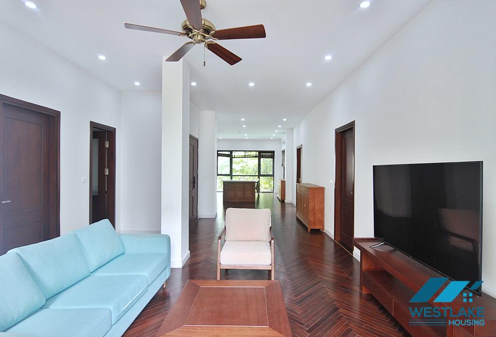 Cho Thuê Căn Hộ 4 Phòng Ngủ Đẹp, Ban Công Rộng Thoáng Mát Trên Đường Tây Hồ, Hà Nội Cho Thuê Căn Hộ 4 Phòng Ngủ Đẹp, Ban Công Rộng Thoáng Mát Trên Đường Tây Hồ, Hà Nội