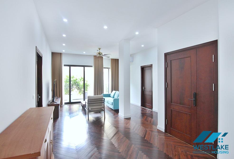 Cho Thuê Căn Hộ 4 Phòng Ngủ Đẹp, Ban Công Rộng Thoáng Mát Trên Đường Tây Hồ, Hà Nội Cho Thuê Căn Hộ 4 Phòng Ngủ Đẹp, Ban Công Rộng Thoáng Mát Trên Đường Tây Hồ, Hà Nội