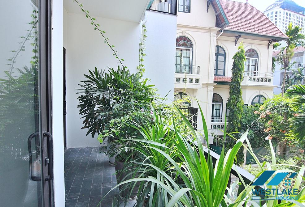 Cho Thuê Căn Hộ 4 Phòng Ngủ Đẹp, Ban Công Rộng Thoáng Mát Trên Đường Tây Hồ, Hà Nội Cho Thuê Căn Hộ 4 Phòng Ngủ Đẹp, Ban Công Rộng Thoáng Mát Trên Đường Tây Hồ, Hà Nội