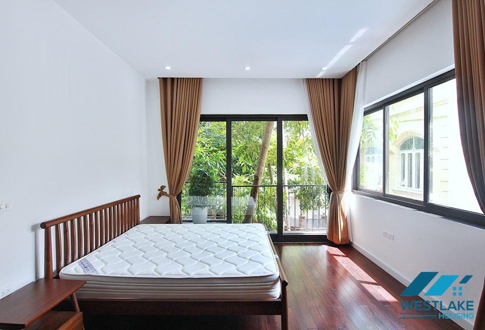 Cho Thuê Căn Hộ 4 Phòng Ngủ Đẹp, Ban Công Rộng Thoáng Mát Trên Đường Tây Hồ, Hà Nội Cho Thuê Căn Hộ 4 Phòng Ngủ Đẹp, Ban Công Rộng Thoáng Mát Trên Đường Tây Hồ, Hà Nội