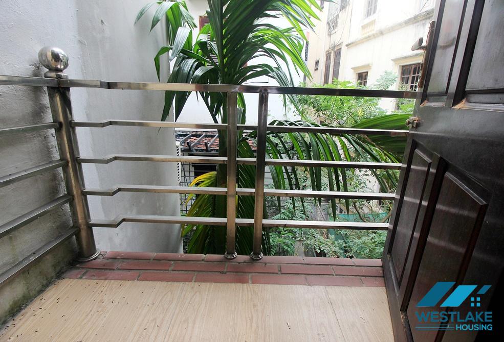 Cheap house with 4 bedrooms for rent in Au Co, Tay Ho Cheap house with 4 bedrooms for rent in Au Co, Tay Ho