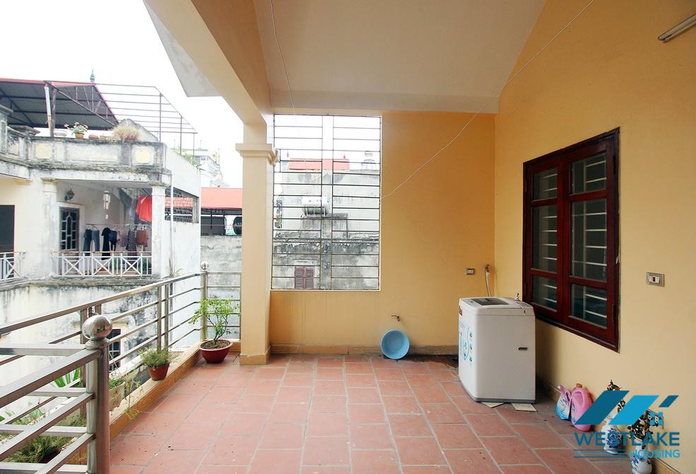 Cheap house with 4 bedrooms for rent in Au Co, Tay Ho Cheap house with 4 bedrooms for rent in Au Co, Tay Ho