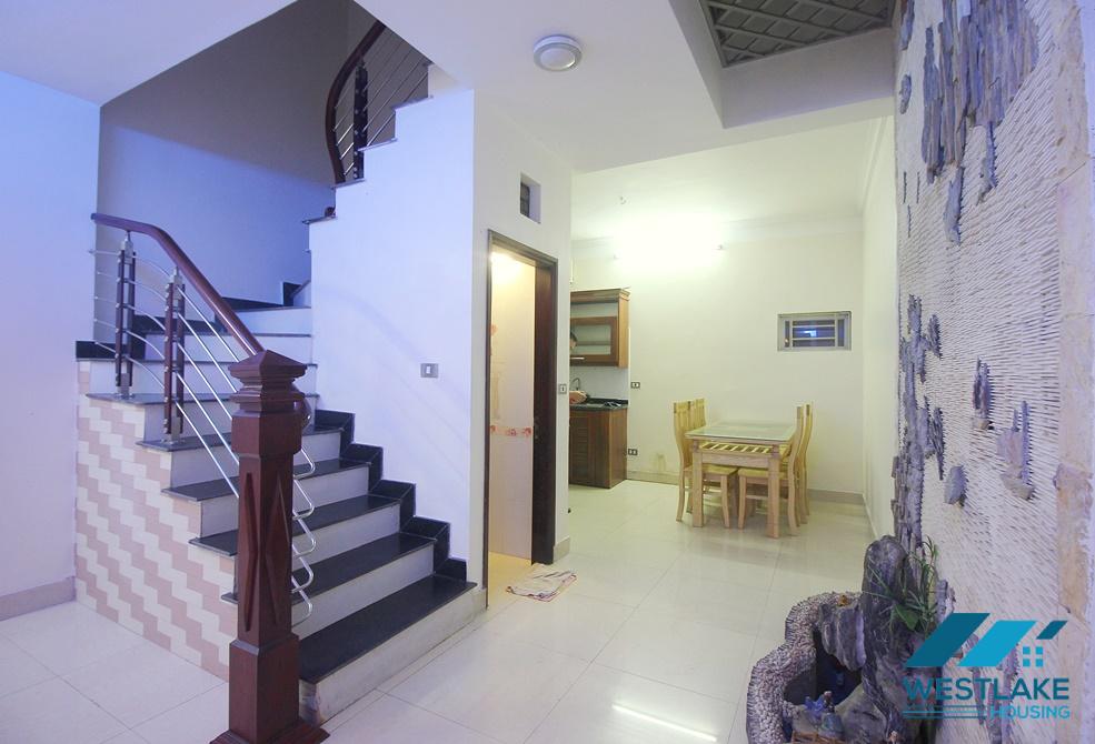 Cheap house with 4 bedrooms for rent in Au Co, Tay Ho Cheap house with 4 bedrooms for rent in Au Co, Tay Ho