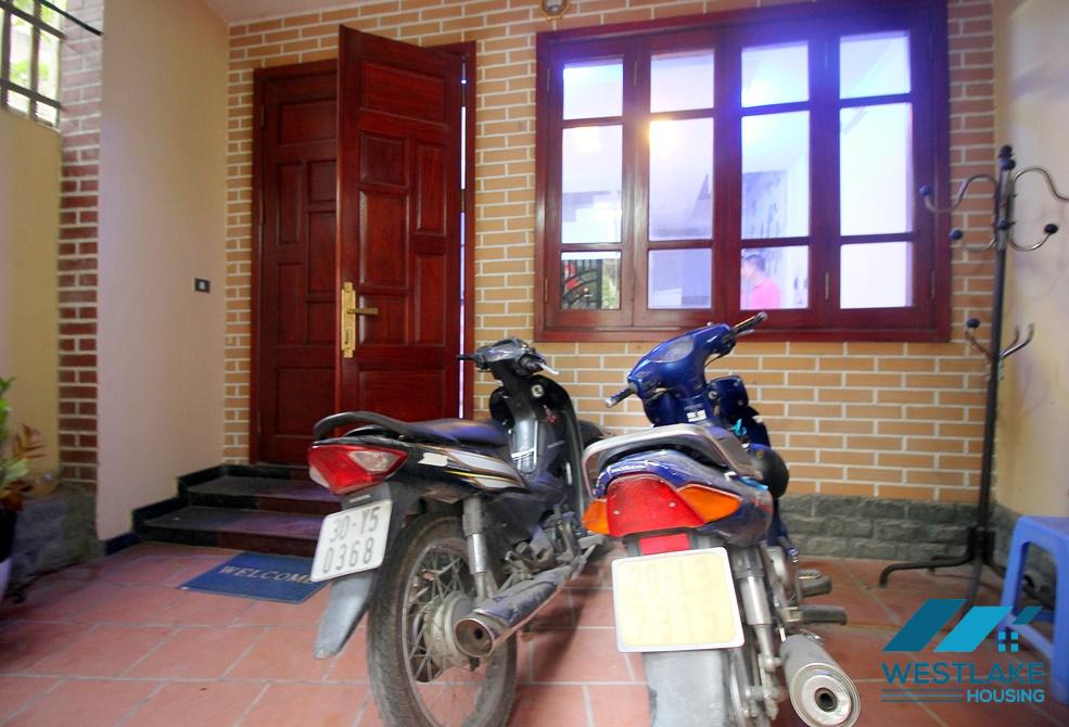 Cheap house with 4 bedrooms for rent in Au Co, Tay Ho Cheap house with 4 bedrooms for rent in Au Co, Tay Ho