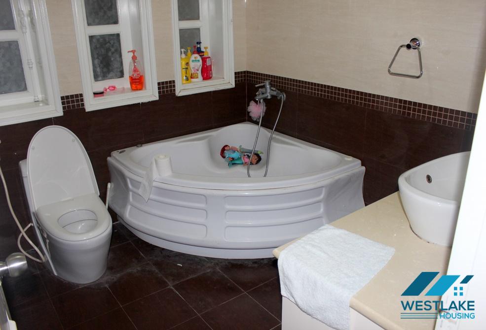 Cho thuê nhà có nội thất đẹp tại Ciputra – Không gian sống yên tĩnh, tiện nghi