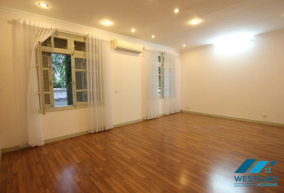 Cho thuê nhà đẹp, giá tốt tại Ciputra – Tây Hồ, Hà Nội