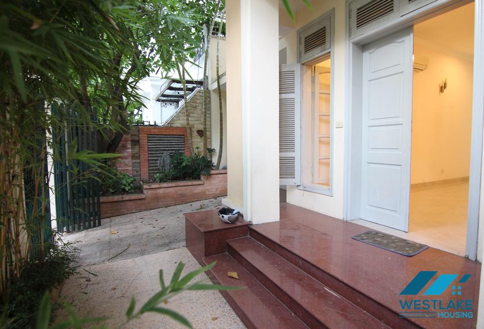 Cho thuê nhà đẹp, giá tốt tại Ciputra – Tây Hồ, Hà Nội