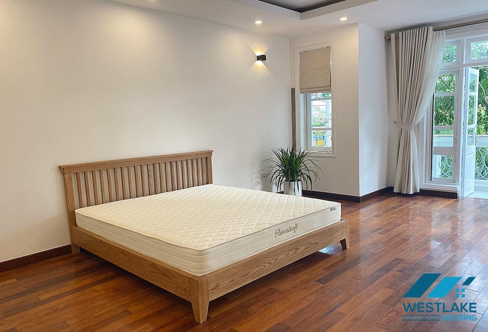 Cho thuê nhà 4 phòng ngủ gần UNIS – Khu C, Ciputra