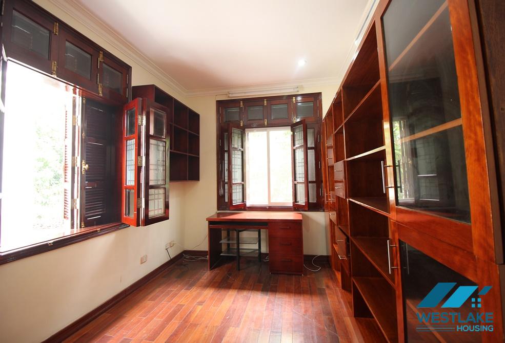 Cho thuê biệt thự 5 phòng ngủ tại Ciputra – Tây Hồ