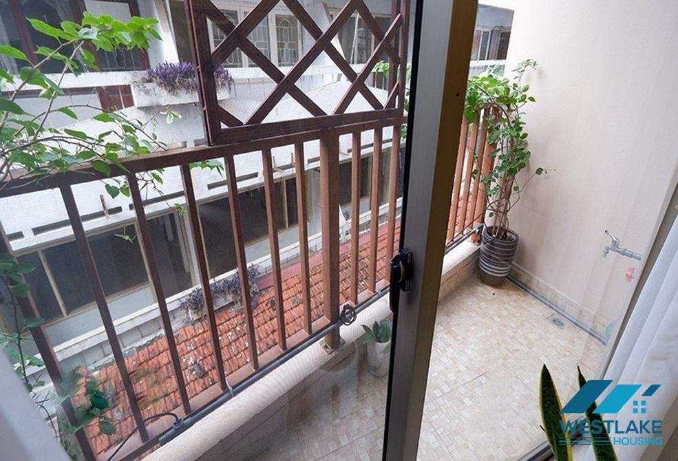 A beautiful 2 bedroom apartment for rent in Lieu Giai st, Ba Dinh, Ha Noi