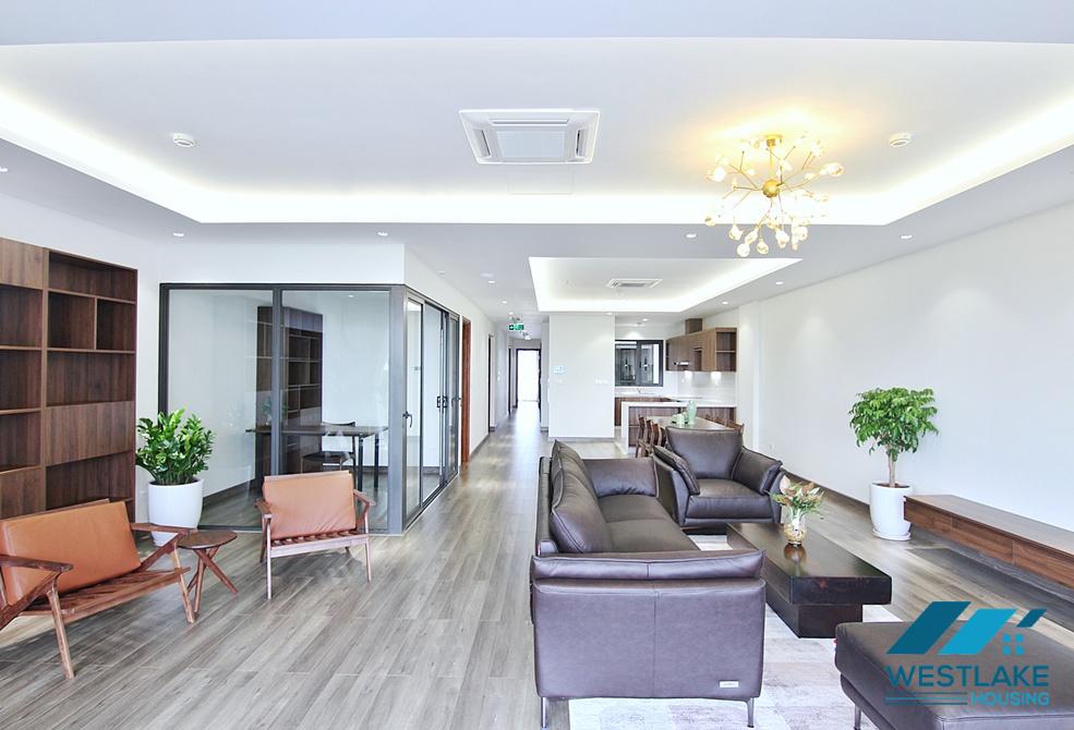 A beautiful 03 bedrooms and 01 working room apartment on 5th floor for rent in Tay Ho, Ha Noi A beautiful 03 bedrooms and 01 working room apartment on 5th floor for rent in Tay Ho, Ha Noi