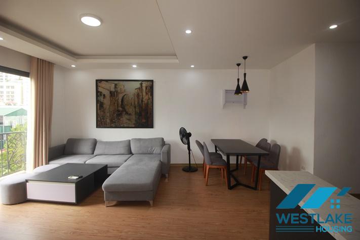 Cho Thuê Căn Hộ 2 Phòng Ngủ Đẹp Sáng Thoáng, Gía Tôt Tại  Âu Cơ,Tây Hồ, Hà Nội.