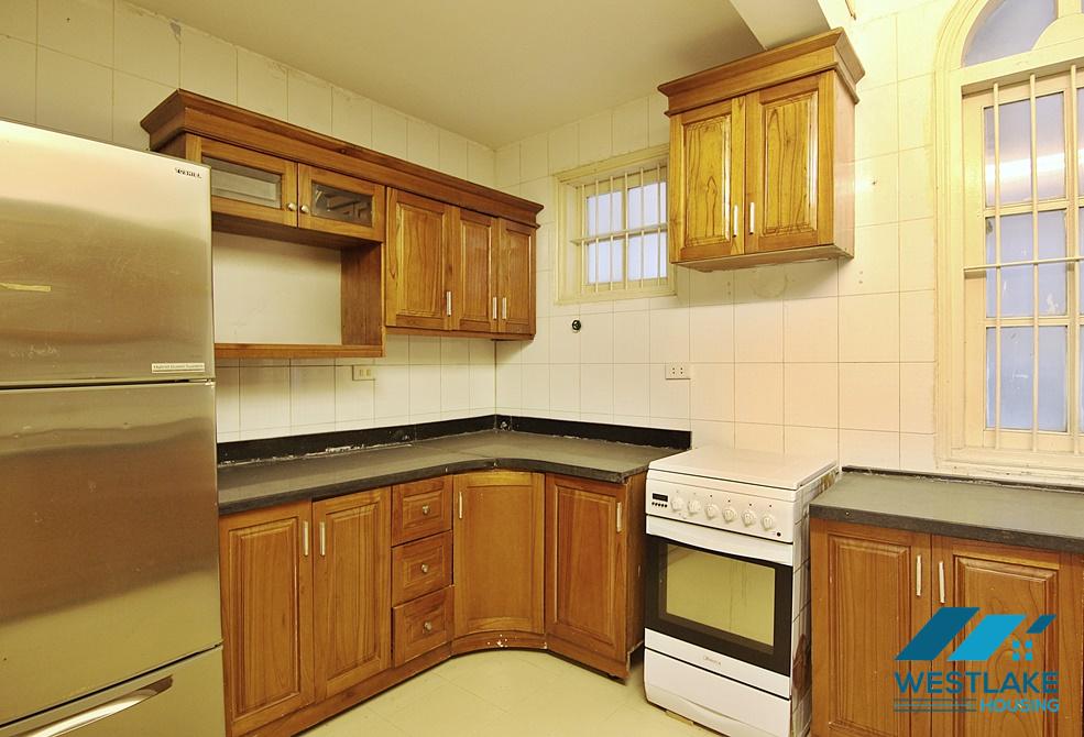 A huge villa with swimming pool for rent in Au Co, Tay Ho