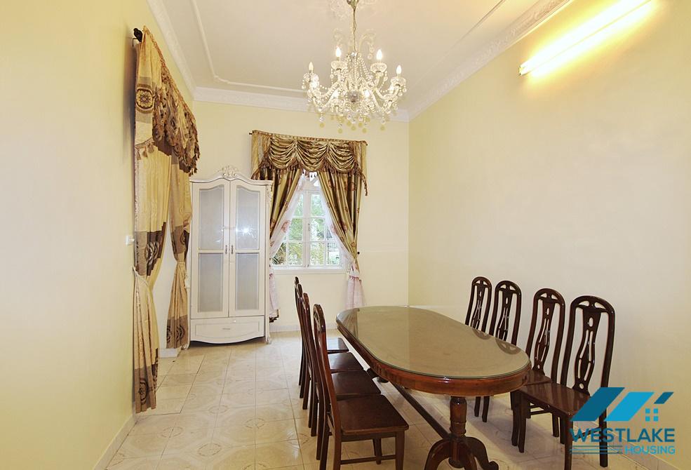 A huge villa with swimming pool for rent in Au Co, Tay Ho