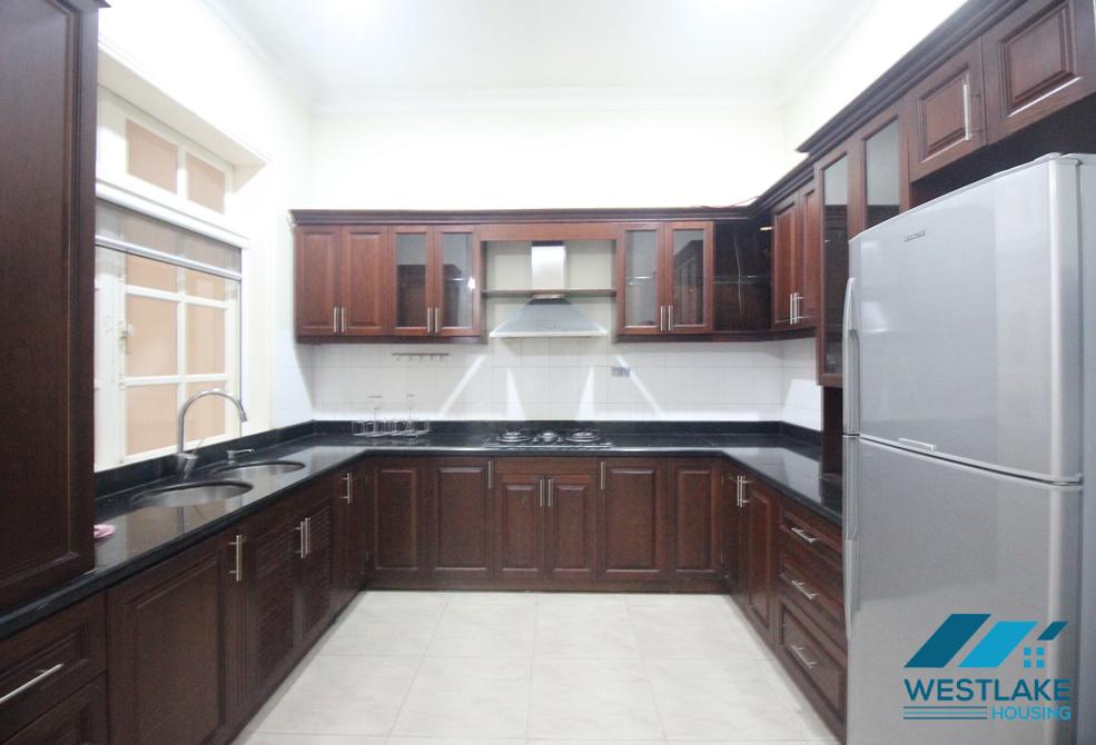 Cho thuê nhà đẹp 4 phòng ngủ tại khu C – Ciputra, Tây Hồ