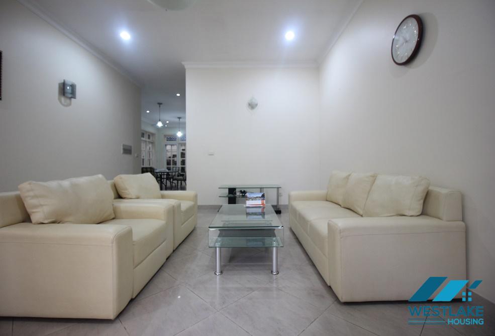 Cho thuê nhà đẹp 4 phòng ngủ tại khu C – Ciputra, Tây Hồ