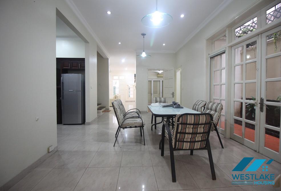 Cho thuê nhà đẹp 4 phòng ngủ tại khu C – Ciputra, Tây Hồ